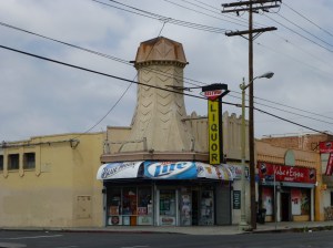 Figure 1: Contemporary view of former Van de Kamp’s bakery site now the Bestway Liquor store at 4157 South Figueroa